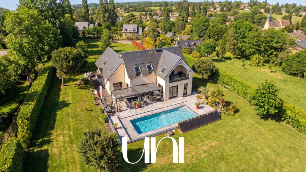 Maison 4 pièces de 157 m2 avec piscine - Gonneville-sur-Mer