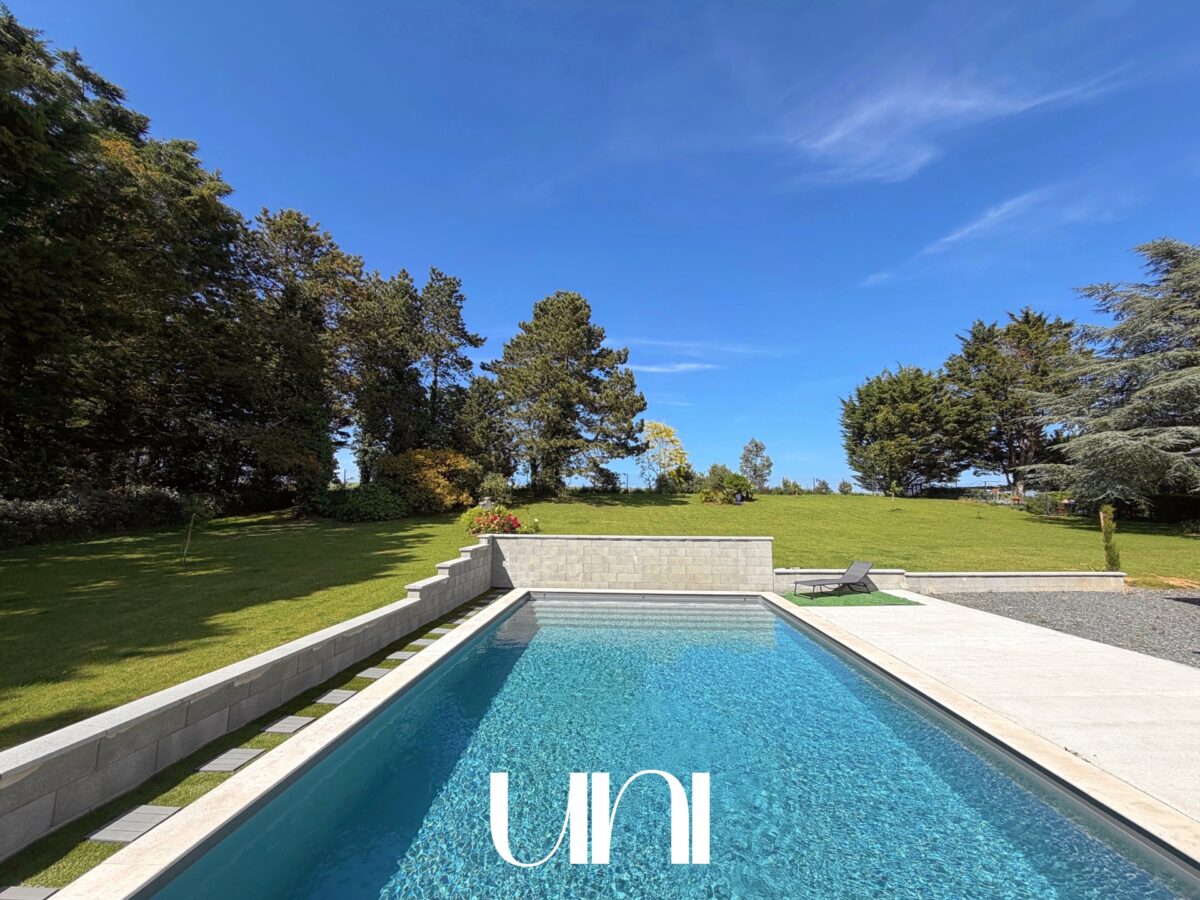 Maison T6 de 215m2 sur 3680 m2 de terrain