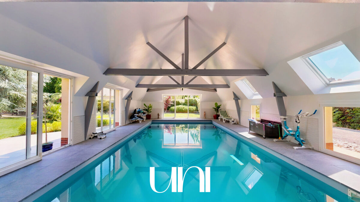 Maison 10 pièces 441 m2 avec piscine - SAINT MARTIN DE MAY