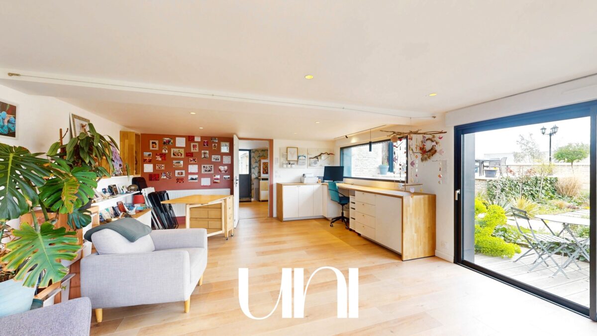 Maison 5 pièces de 140m2 au sol avec dépendances - Carcagny