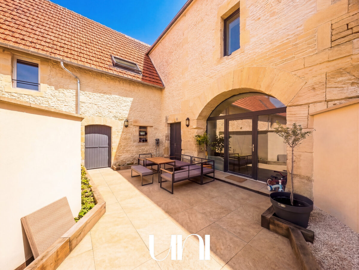 Magnifique maison rénovée de 7 pièces -225 m2 - BIEVILLE-BEUVILLE