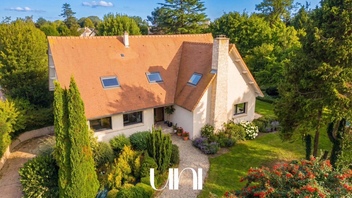 Maison 8 pièces de 265m2 - Saint-Contest
