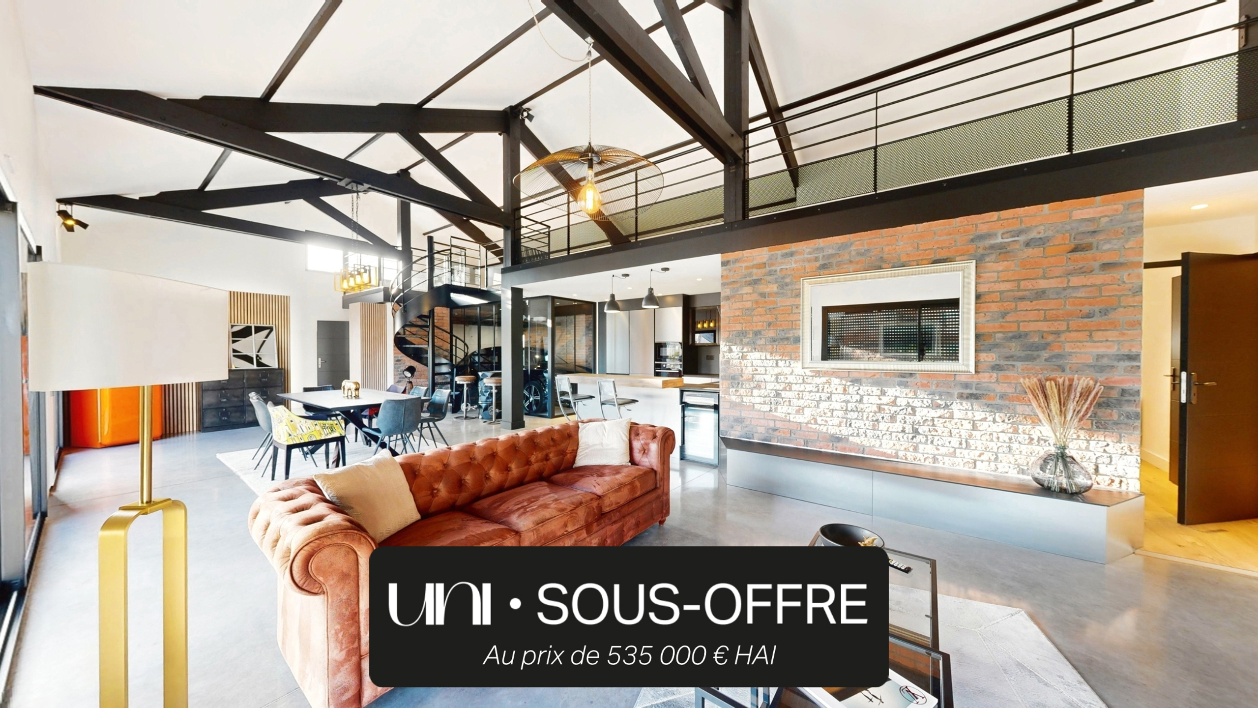 Loft T4 de 149 m² sur terrain de 372 m² - MONDEVILLE