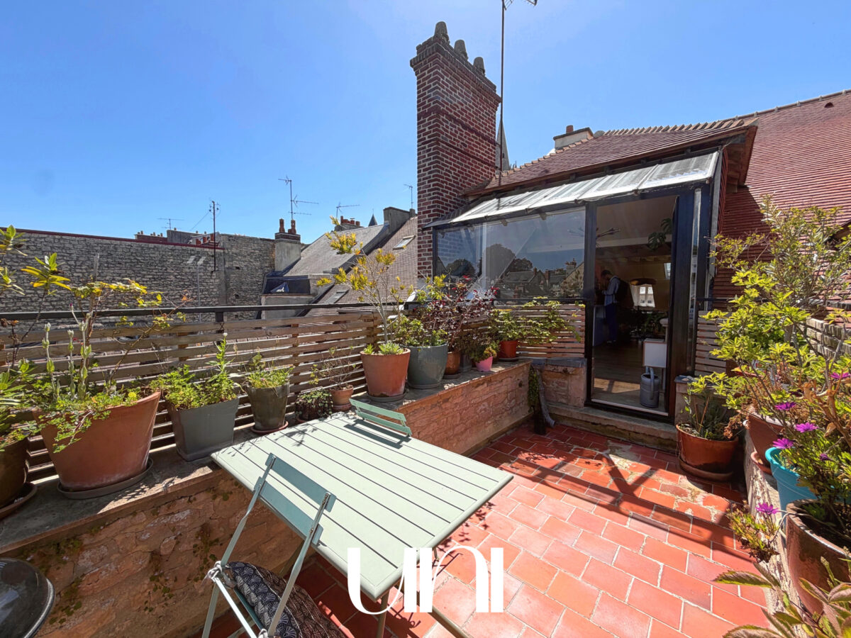 Duplex 4 pièces 106 m2 ( 78 m2 Carrez) avec terrasse à Caen