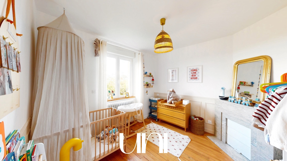Maison 6 pièces de 138 m2 avec jardin - MALTOT – photo 8