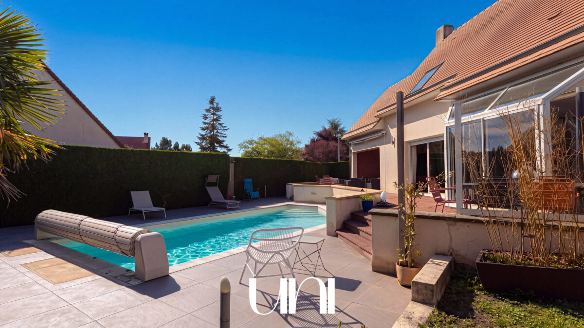 Maison 6 pièces de 180 m2 avec piscine - Ranville