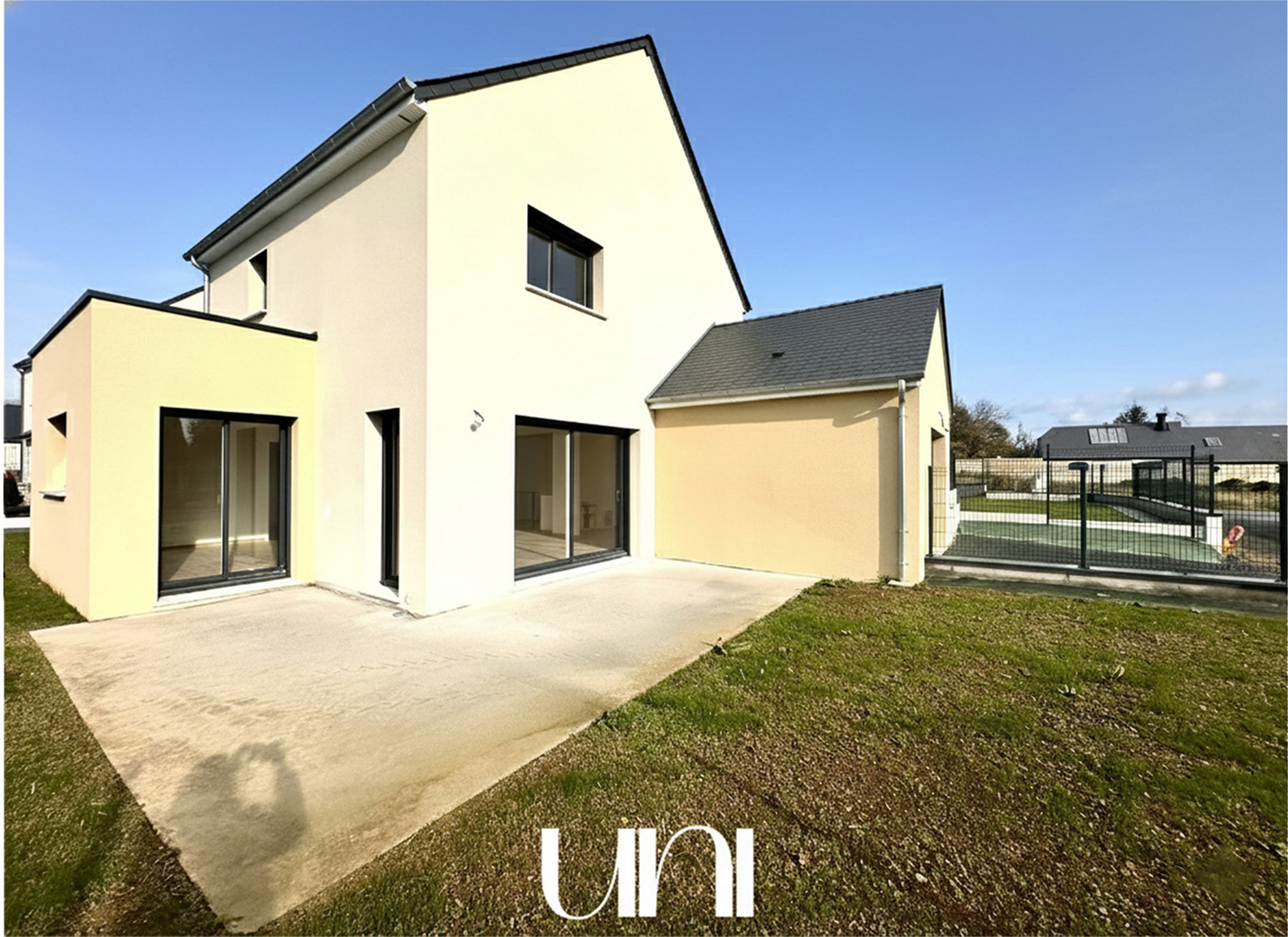 Maison T6 123 m2, terrain de 398 m2 LONGUES SUR MER