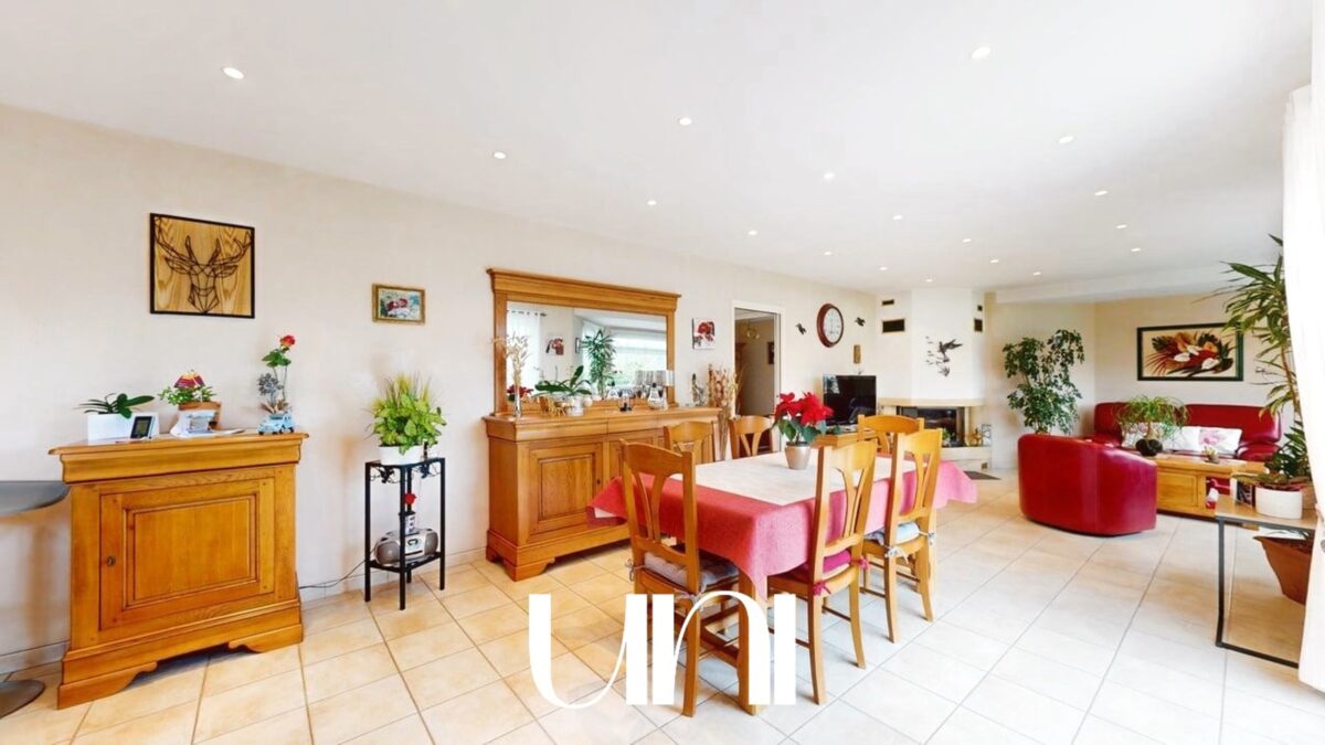 Maison 6 pièces 138M2 avec vie de plain pied et grand terrain - Dozulé