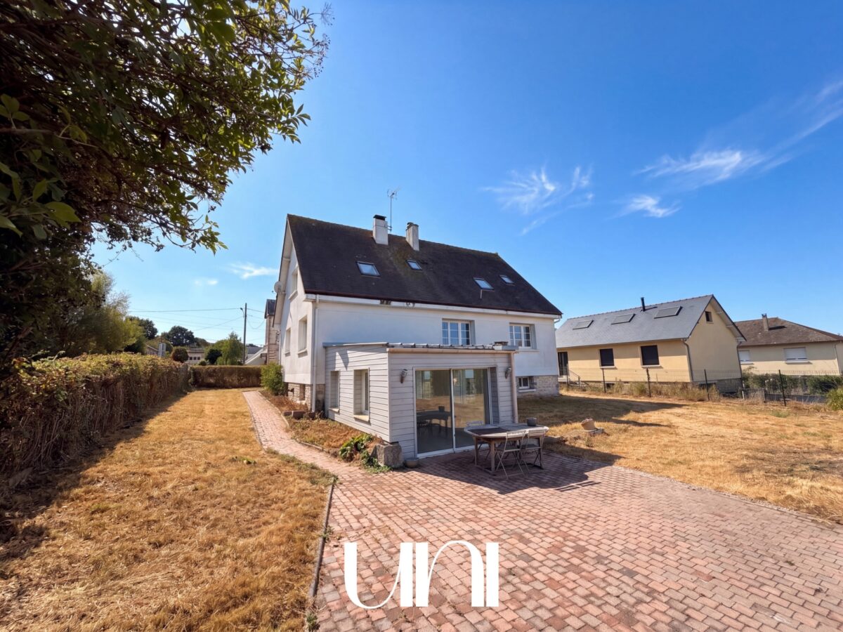 Maison 8 pièces  195 m² avec sous-sol aménagé  - Dozulé