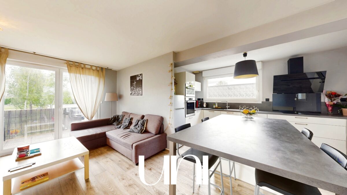 Maison de ville 4 pièces 83 m2 avec terrasse - LOUVIGNY