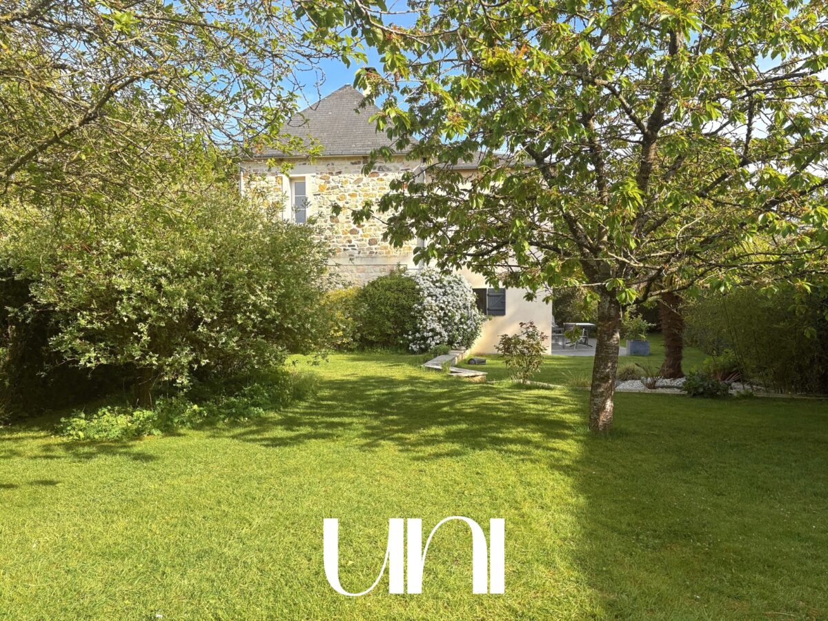 Maison 4 pièces de 123 m2 en pierres - GAVRUS