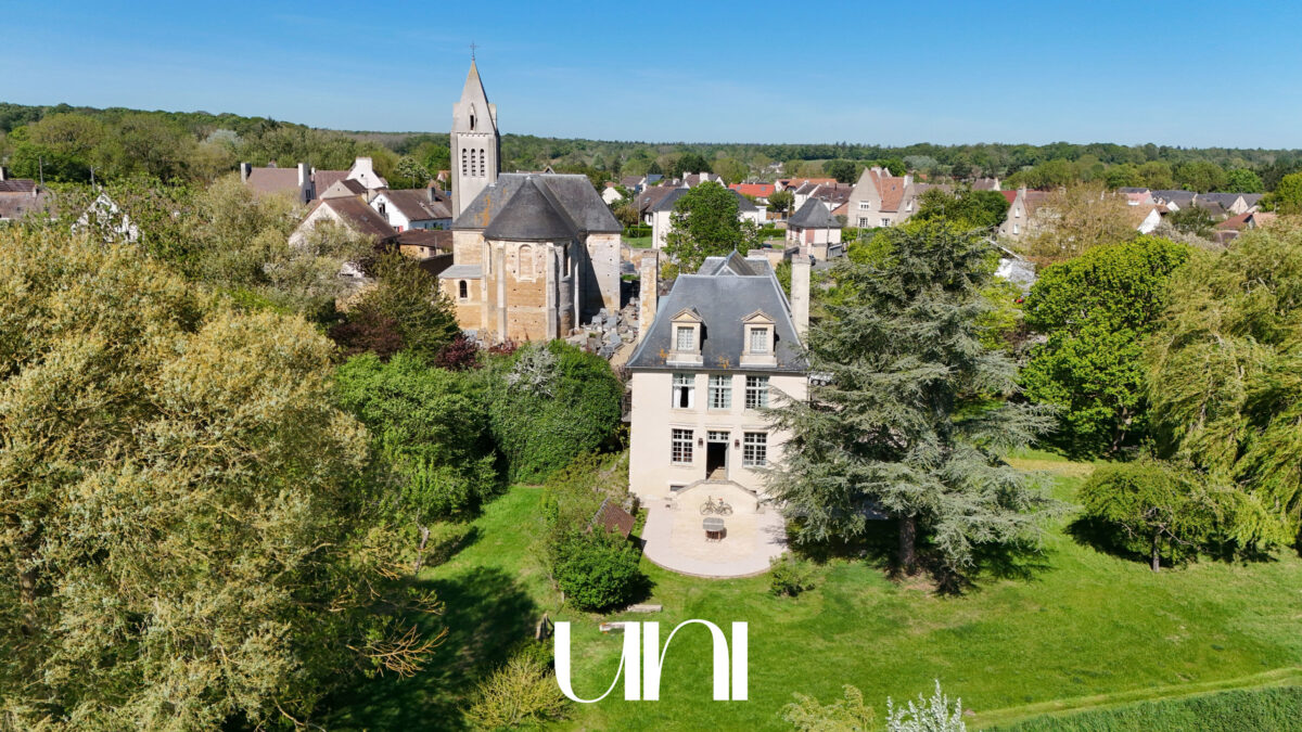 Manoir 11 pièces de m2 avec dépendances - TROARN