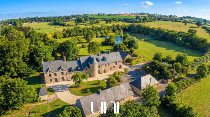 Maison T11 de 587 m2 avec parc de 2,8 hectares