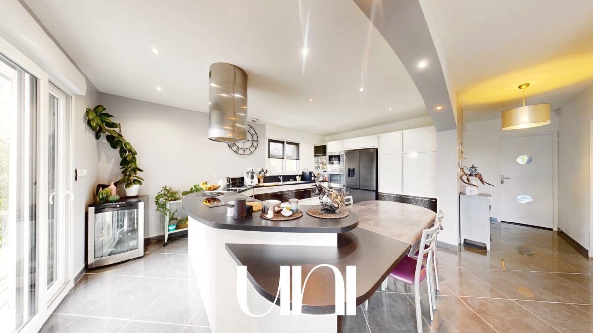 Maison 5 pièces de 170,32 m2 avec garage - Bourguébus