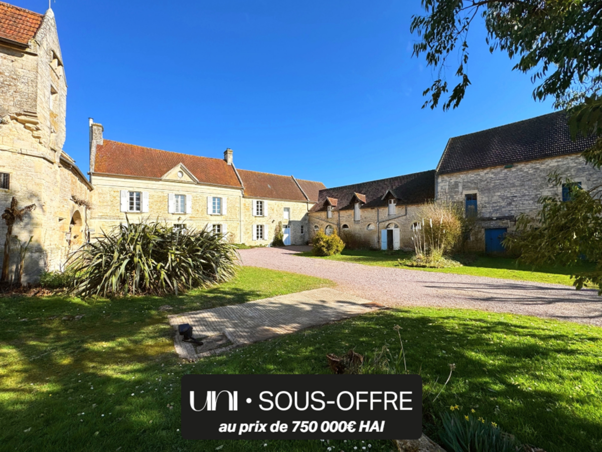 Maison T12 de 388 m2 avec terrain de 8100m2