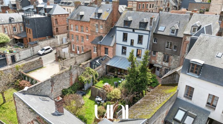 Propriété 10 pièces de 260m2 avec dépendance - Honfleur