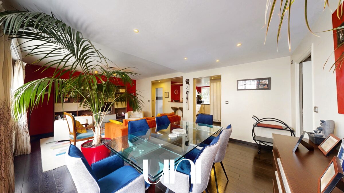 Appartement 6 pièces de 163 m2 avec cave - CAEN centre