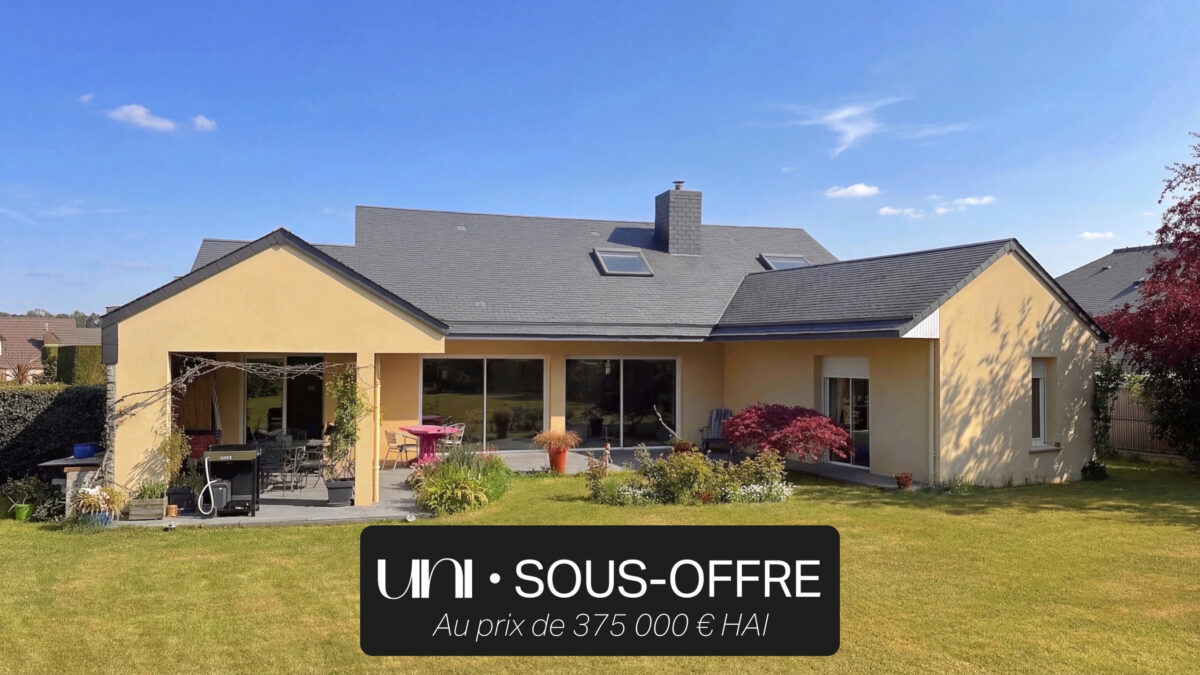 Maison 5 pièces de 153 m2 avec garage - Agneaux
