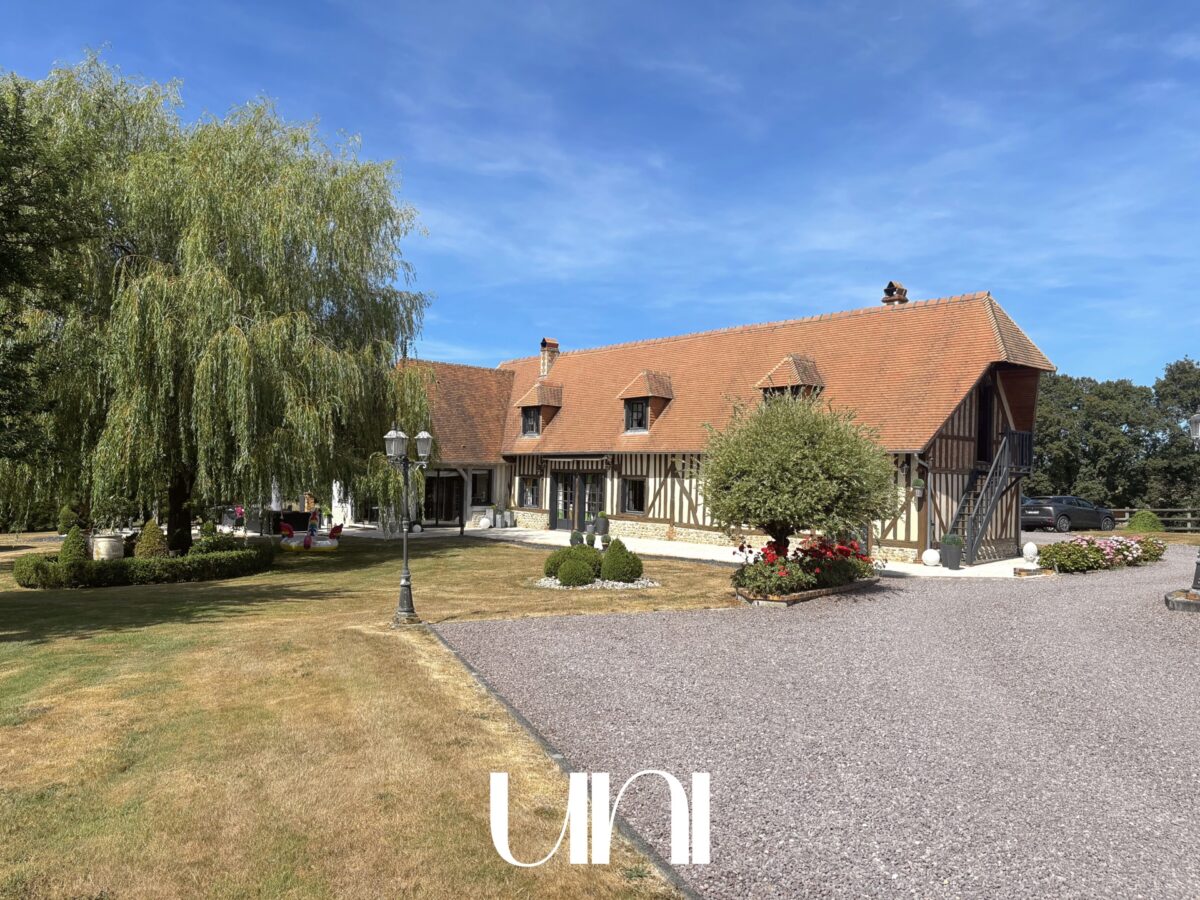 Propriété d'exception au coeur du pays d'auge -  245m2 - Fauguernon