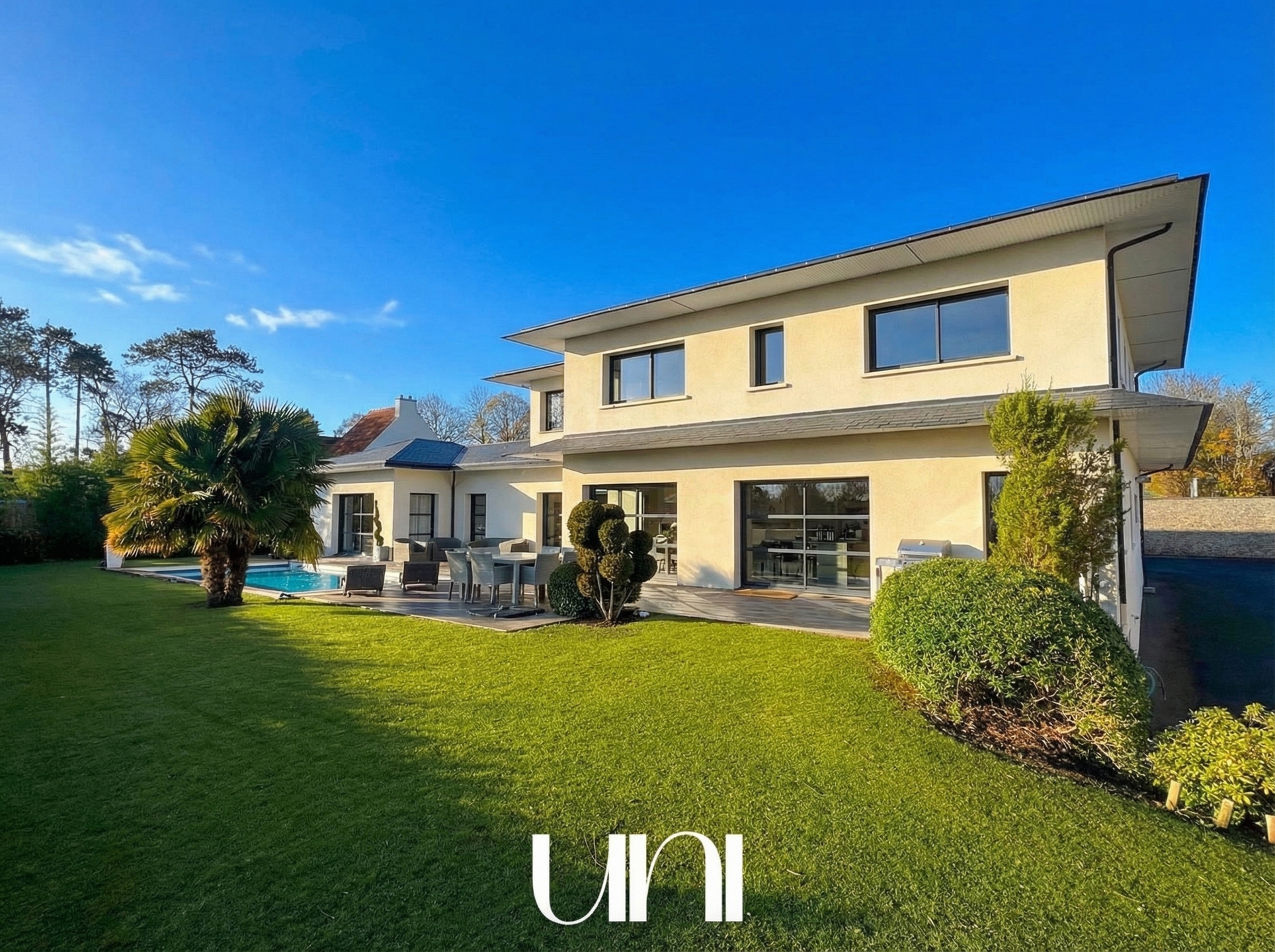 Maison T8 de 300m² - ROTS