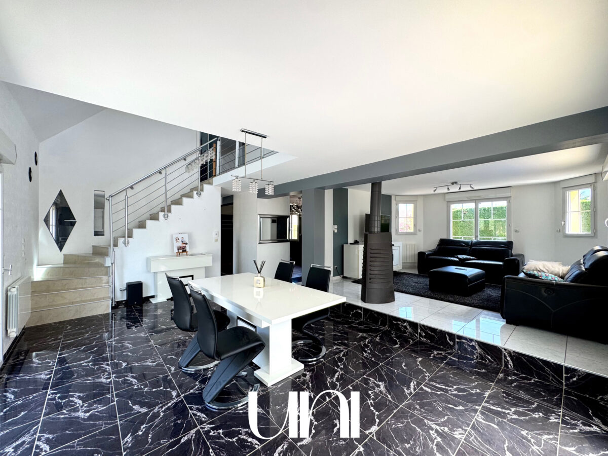 Maison T6 de 160m2 avec piscine à Bourguebus