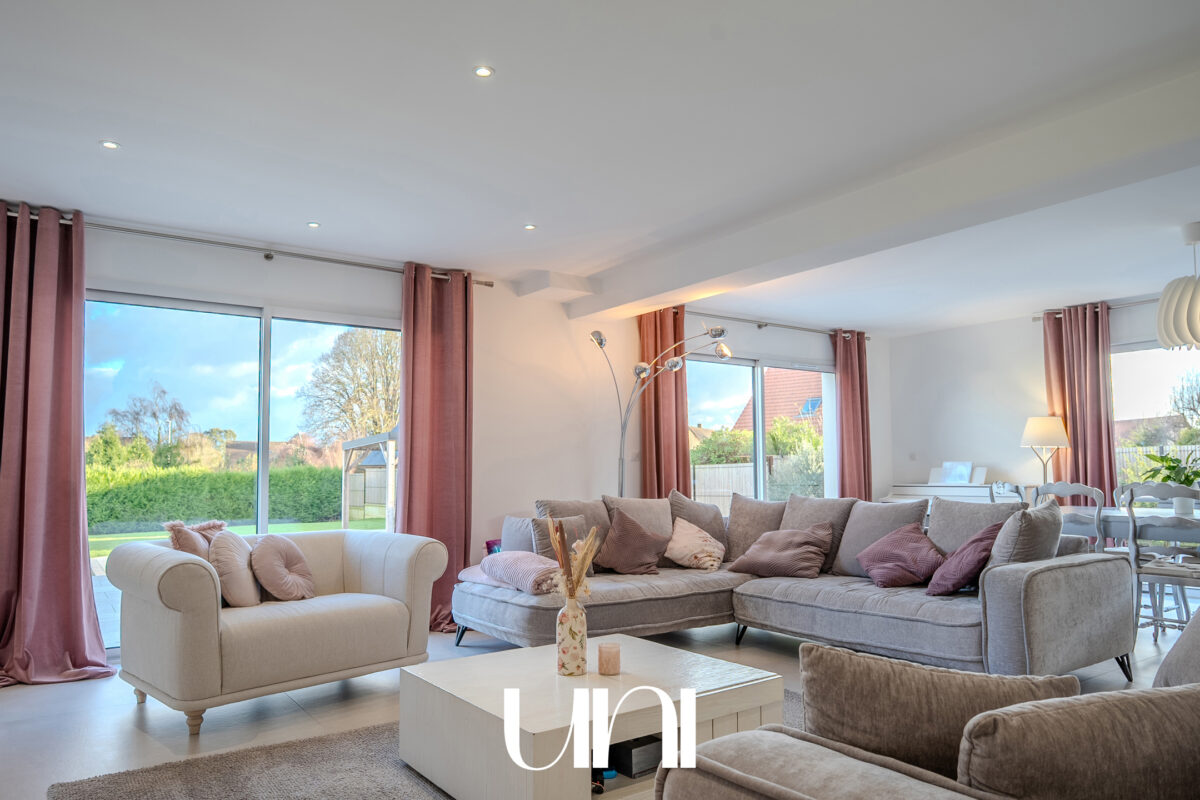 Maison T7 de 325 m² – SAINT-CONTEST