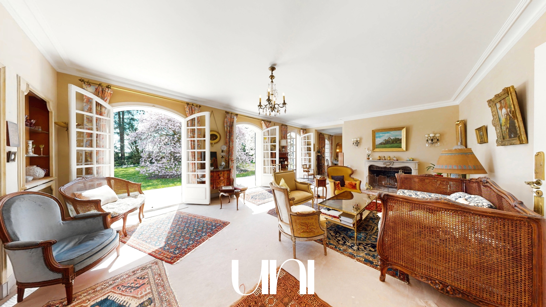 Magnifique bâtisse T8 de 318 m² sur 1 hectare, située au Nord de CAEN