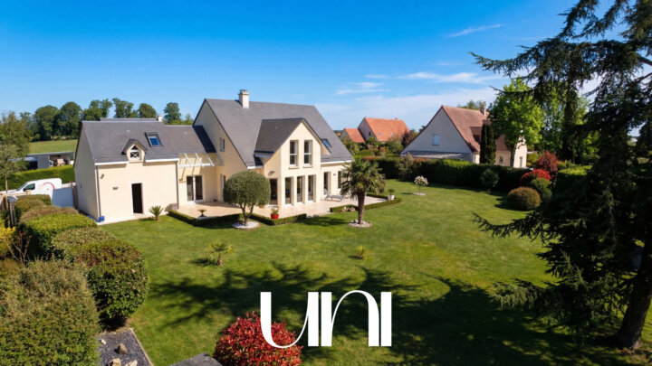 Maison 6 pièces de 220 m2 belles prestations - Mathieu