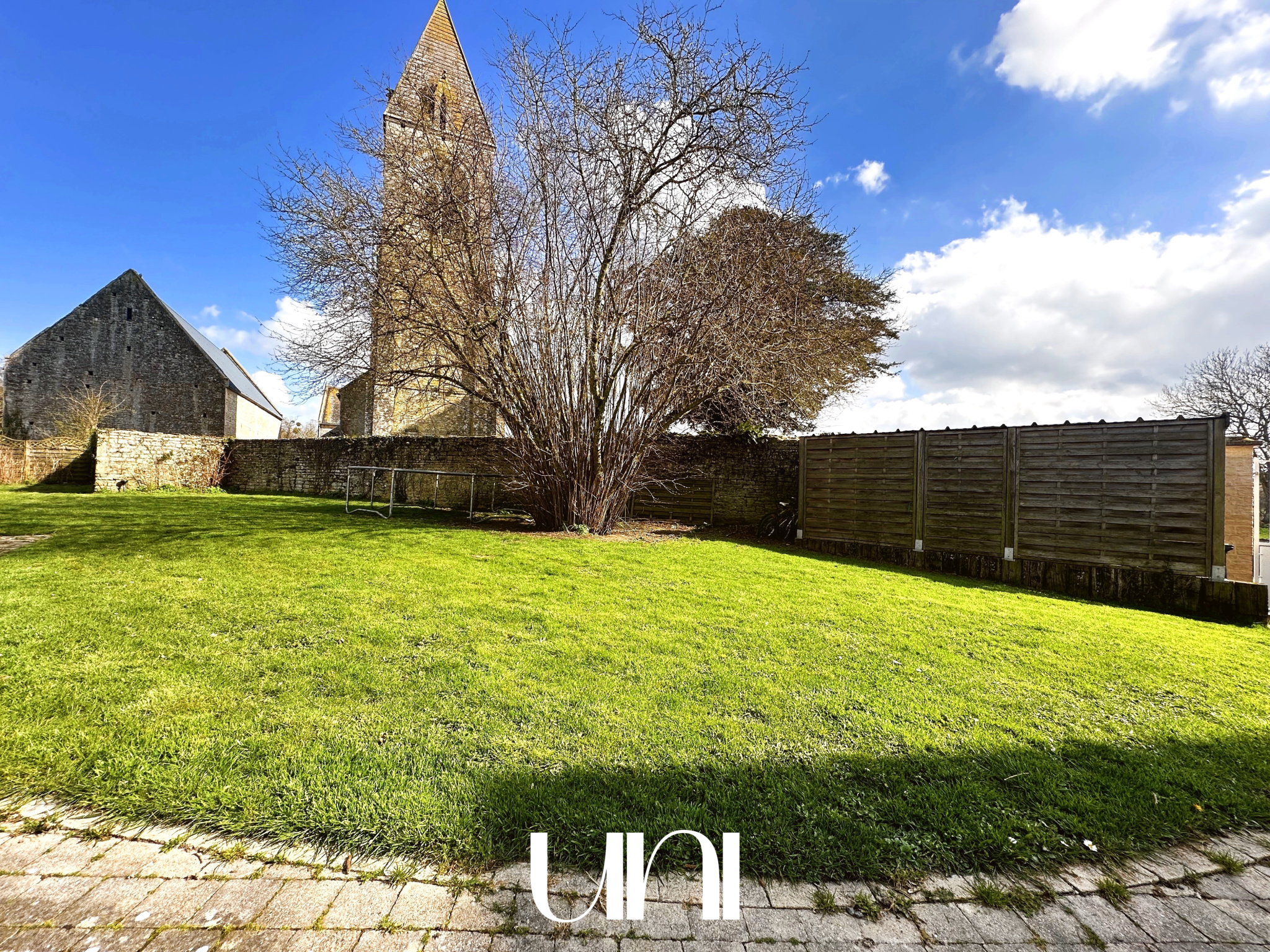 Maison en pierre de Caen type T6 de 161m2 sur terrain de 827m2