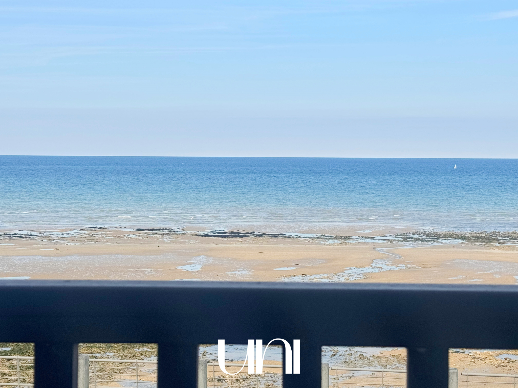 Rare à la vente : magnifique T3 avec grand balcon situé en front de mer