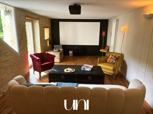 Coup de cœur ! Propriété 10 pièces de 208m2 sur une parcelle de 2700m2