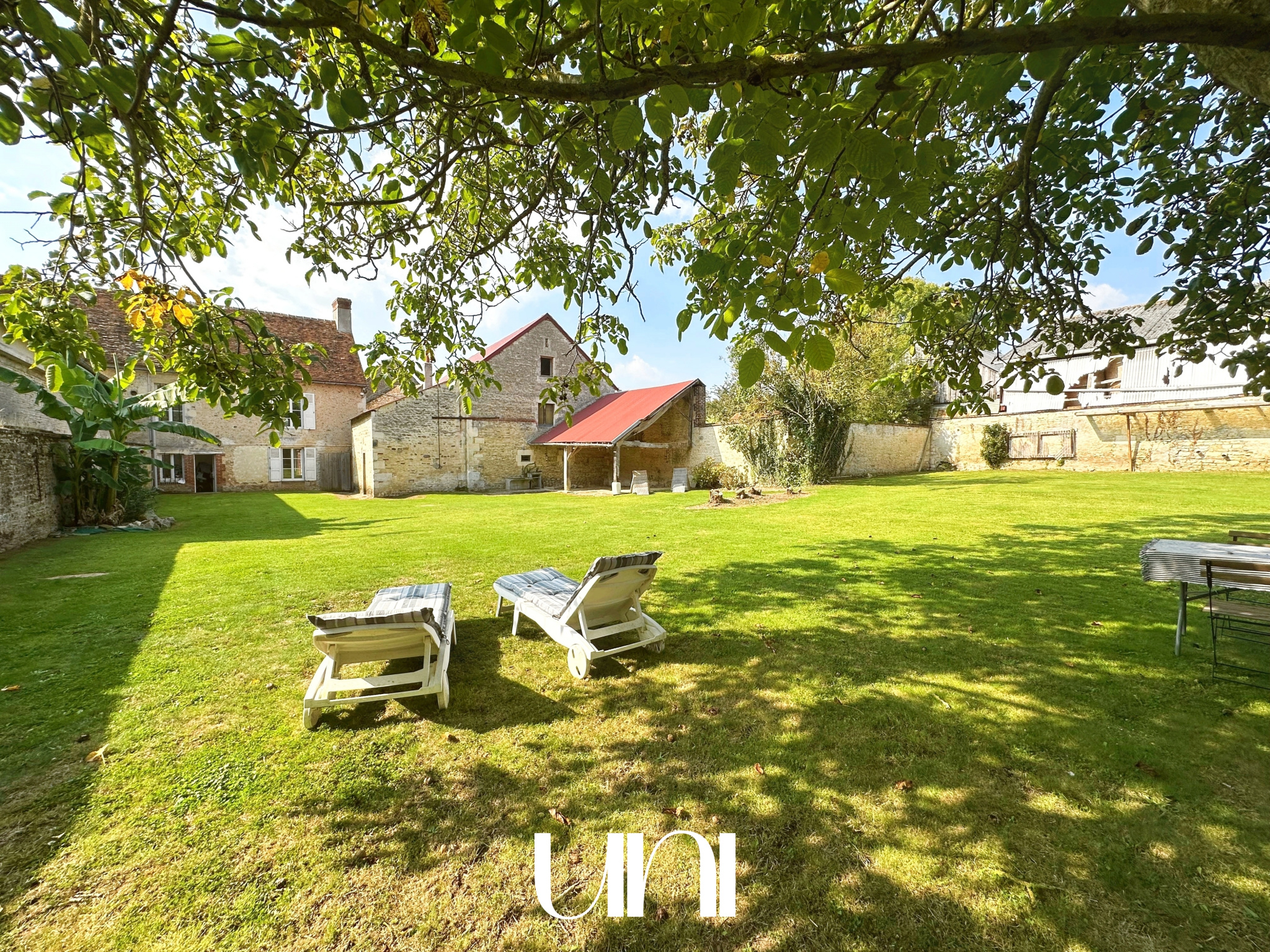 Maison T4 de 150 m2 sur terrain de 2 500 m2 - SASSY