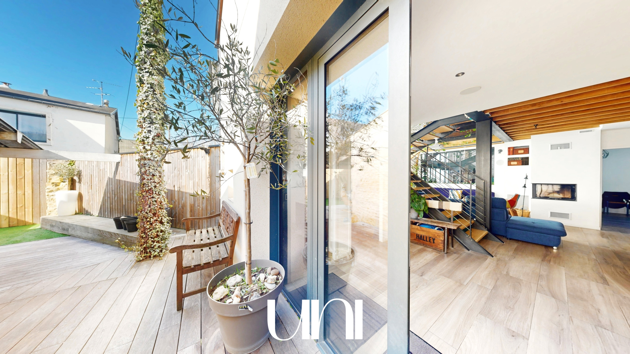 Maison type loft T5 177m2 au sol (163,5m2 habitables), avec terrasse grande dépendance et studio indépendant