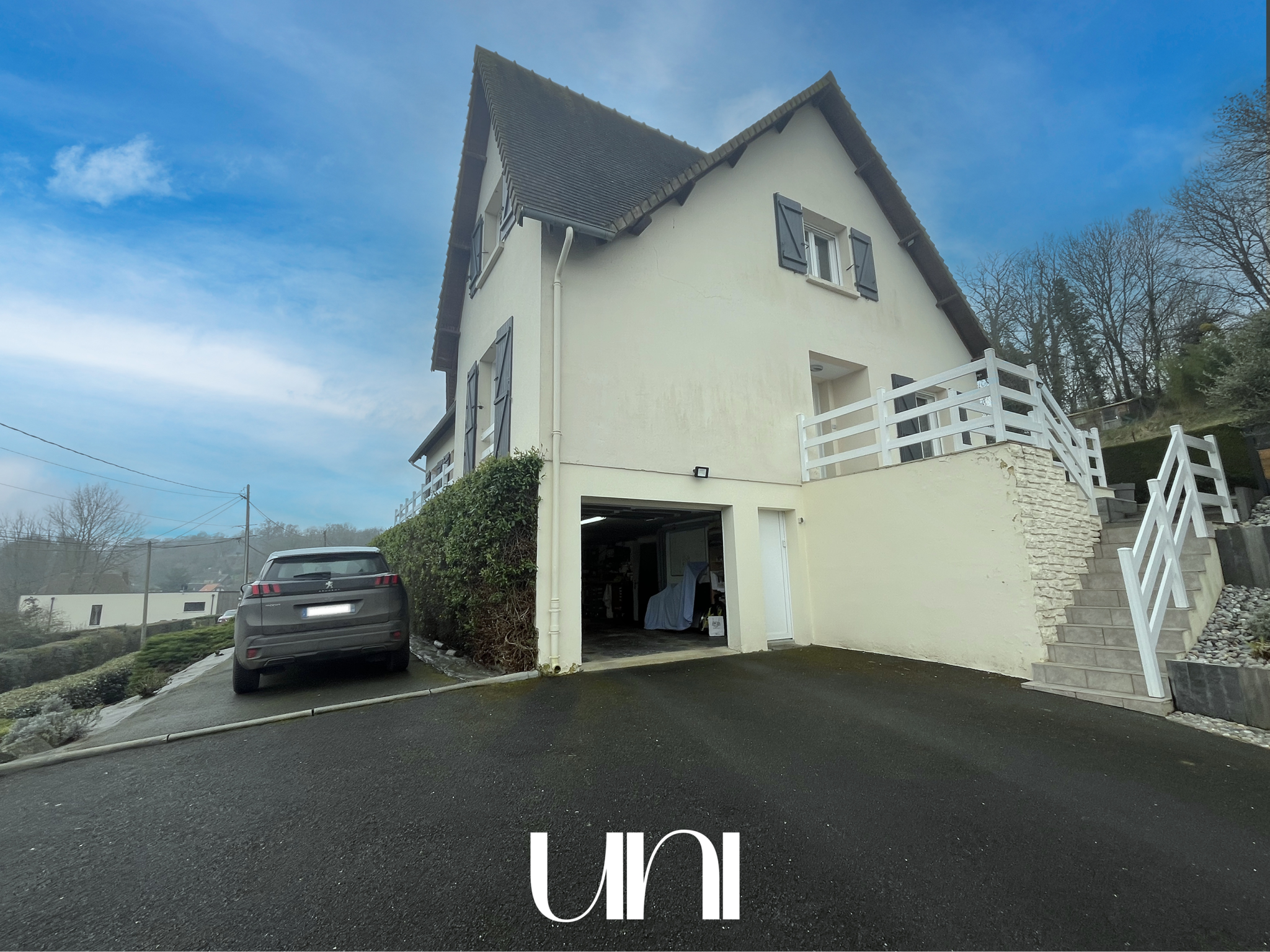 Maison T6 de 190 m2 sur terrain de 1400 m2 - FRESNEY LE PUCEUX