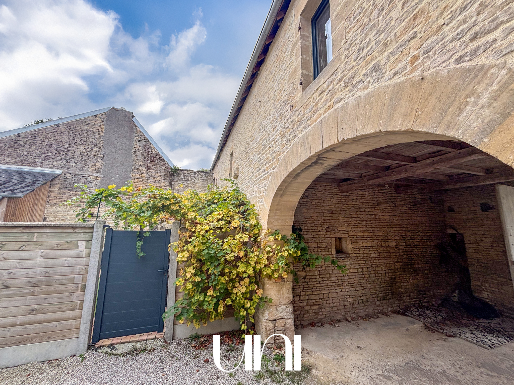 Maison T6 de 135 m2 sur parcelle de 261 m2