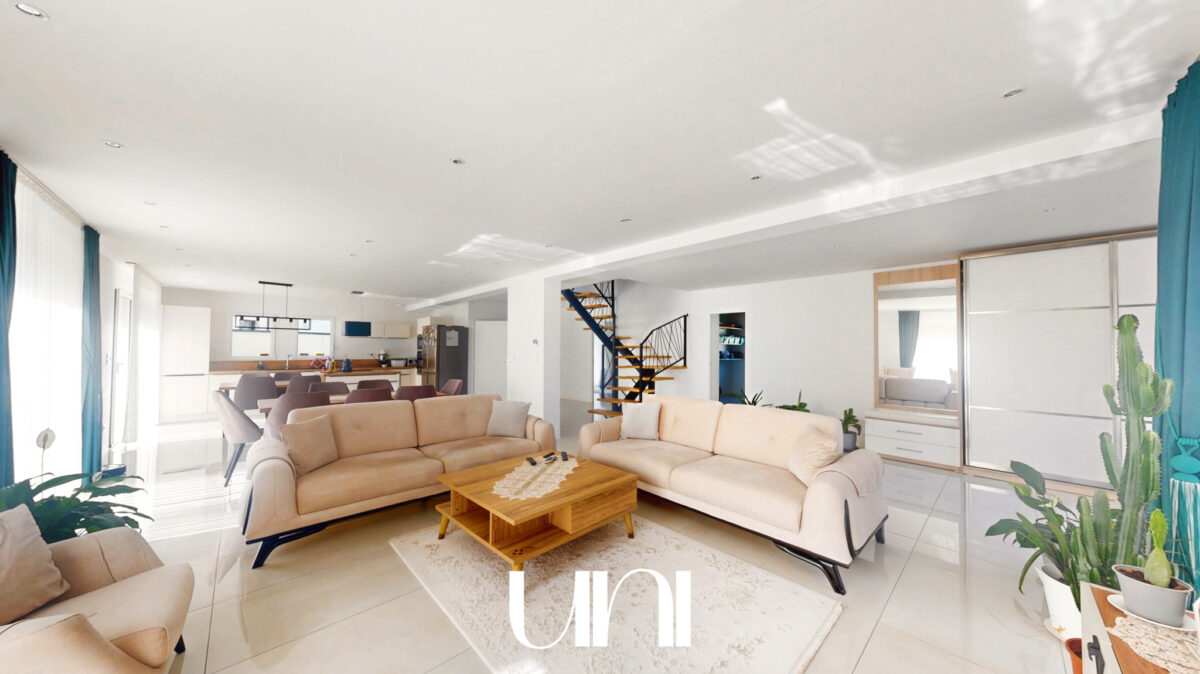 Maison T7 de 200m2 à BAVENT