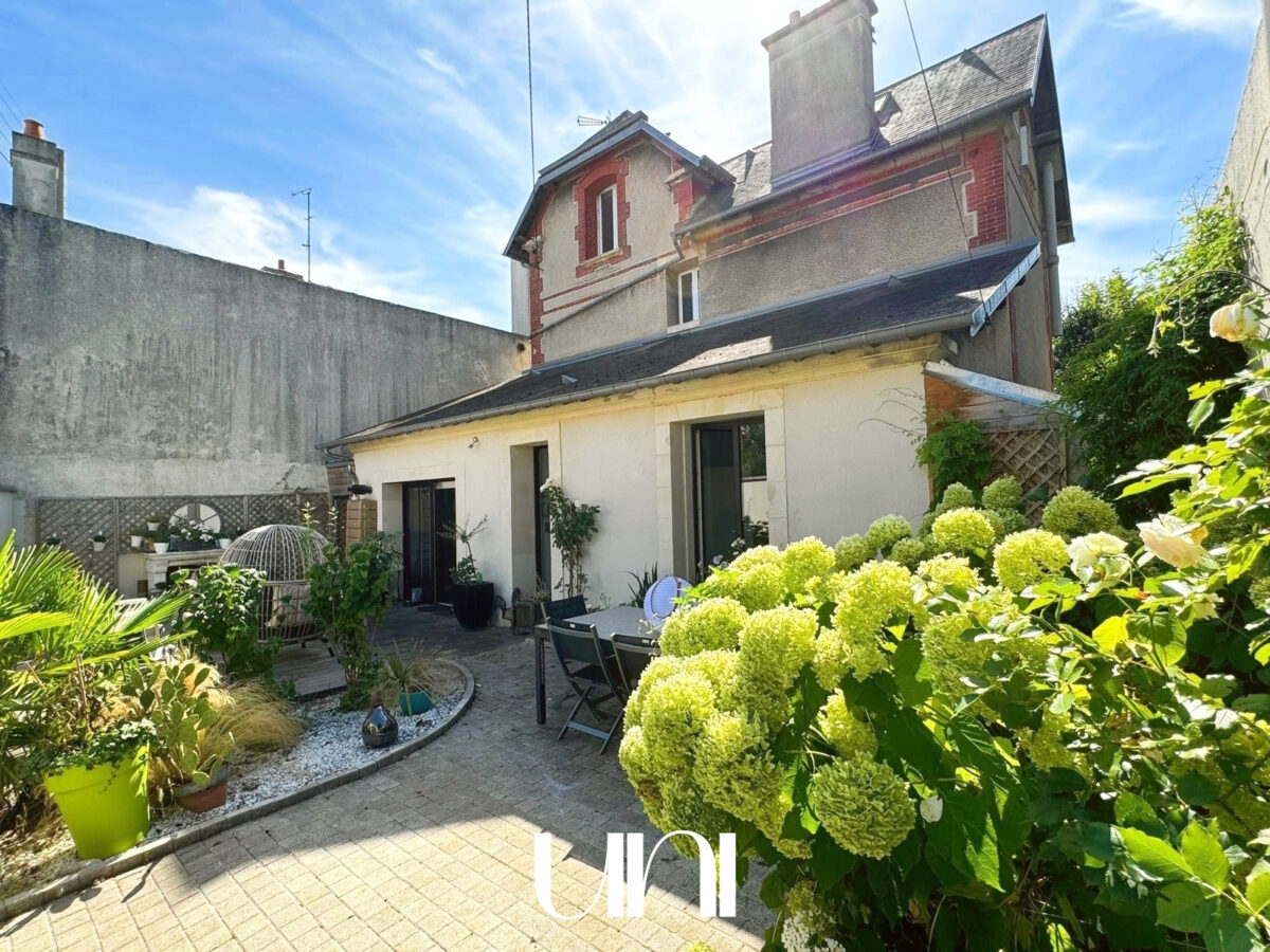 Maison T7 de 153 m2 (carrez) sur terrain de 555 m2 - CAEN