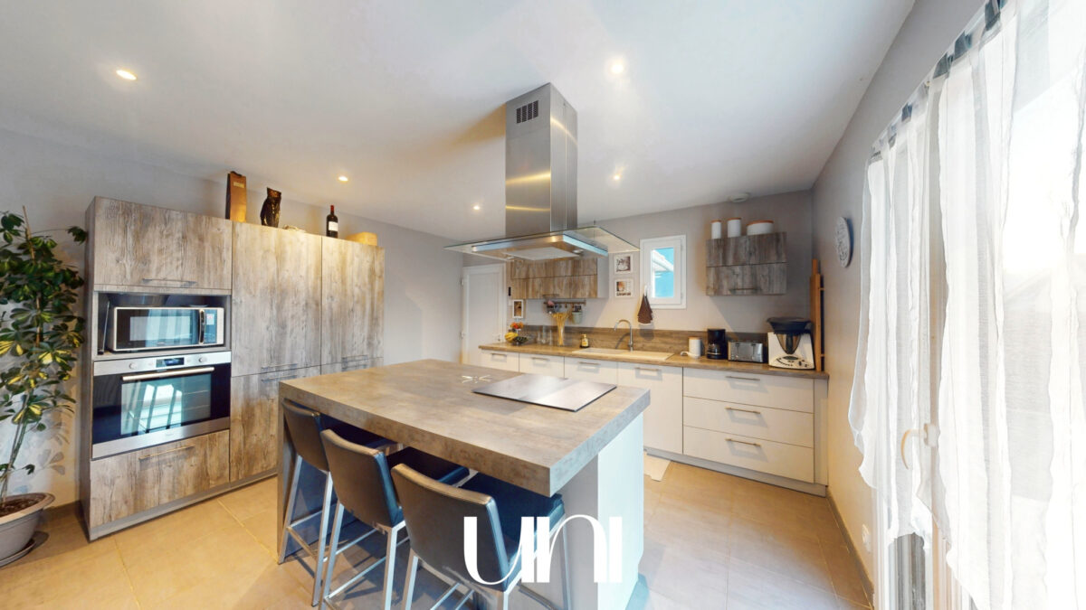 Maison T5 de 144 m2 avec un terrain de 627 m2