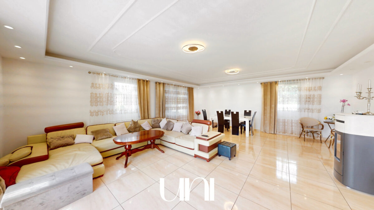 Belle maison T6 de 209 m2 proche Saint Lô