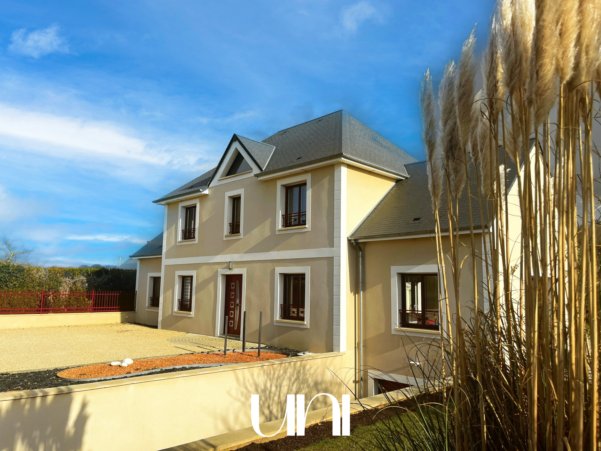Maison T7 de 240 m2 sur 1200m2 de terrain