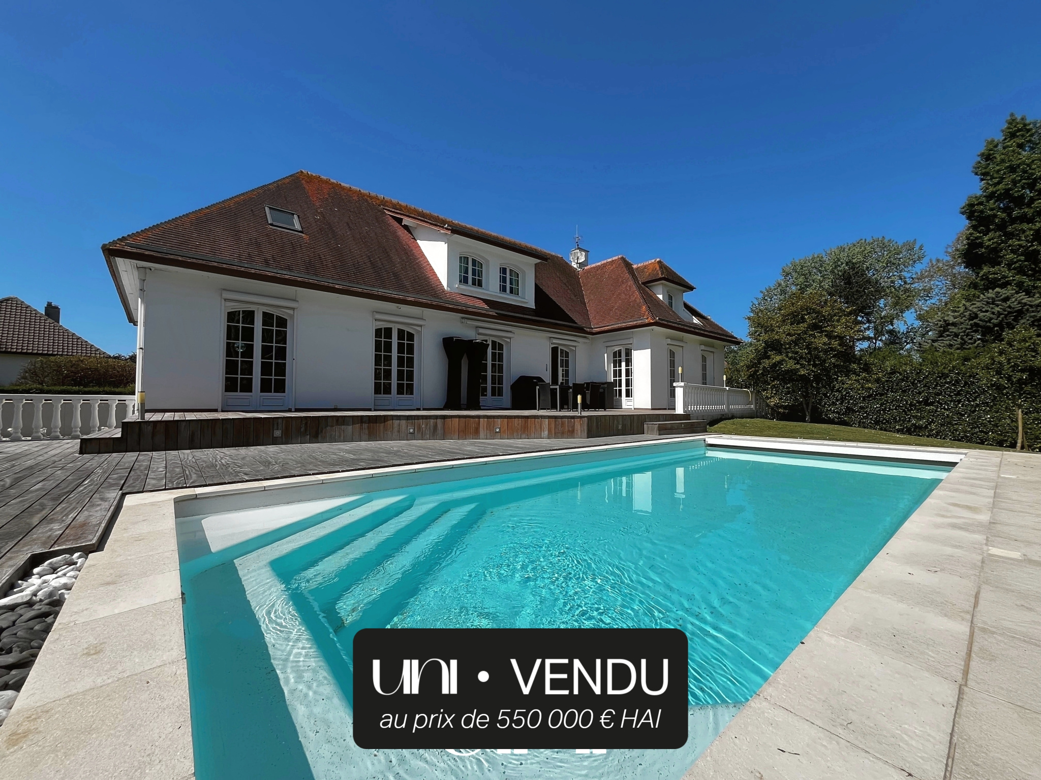 Belle maison T7 de 250 m2 sur 2000 m2 de terrain avec piscine et jacuzzi