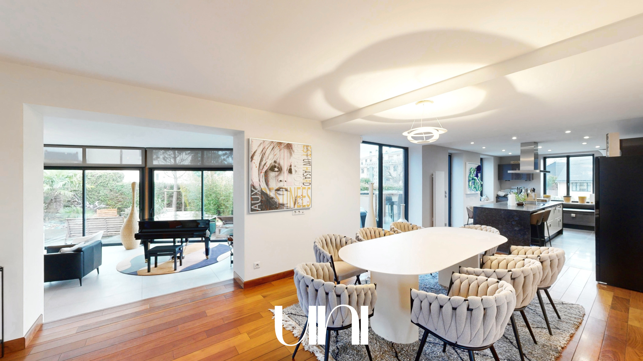 Maison T8 de 210m2 sur un terrain de 737m2 sur sous-sol complet