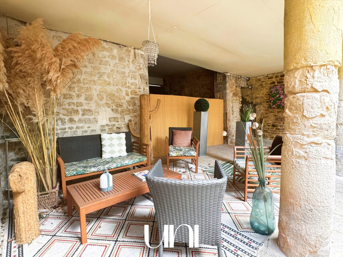 Propriété T12 de 326 m2 en hyper centre de BAYEUX