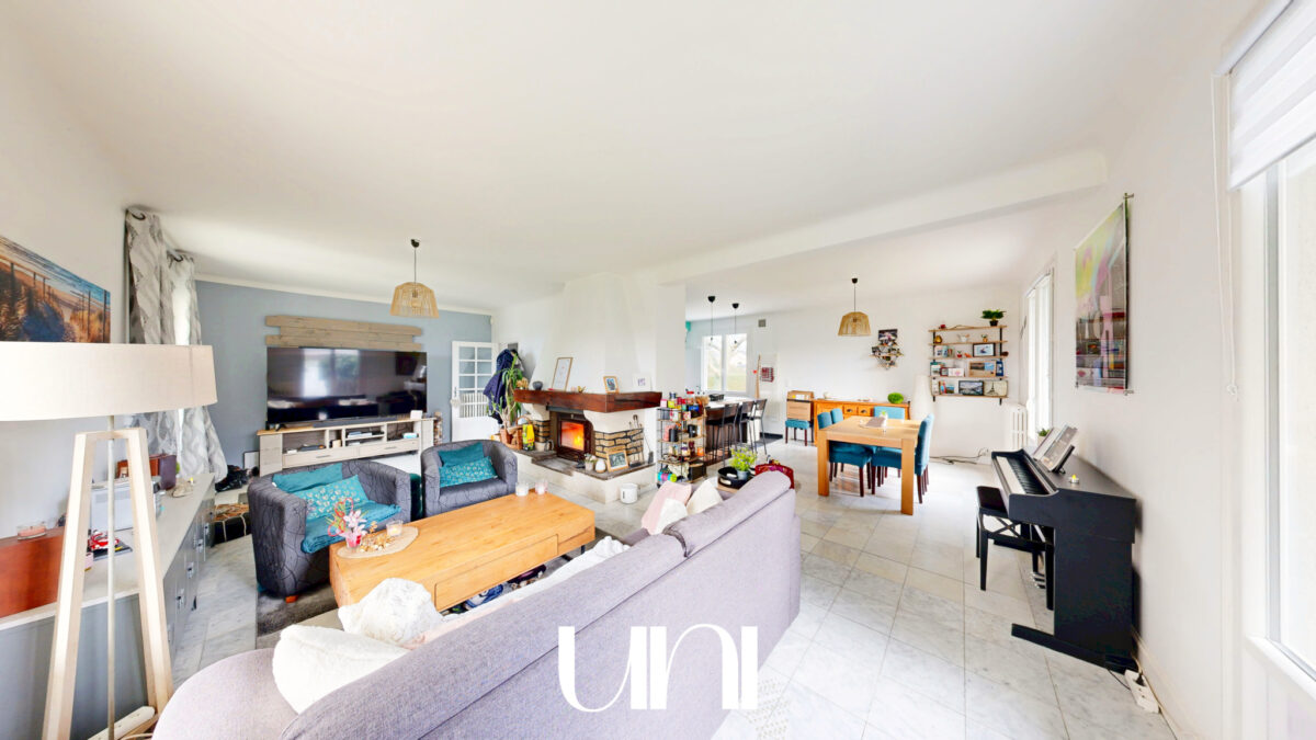 Magnifique maison T5 de 148m2 sur son terrain de 2700m2.