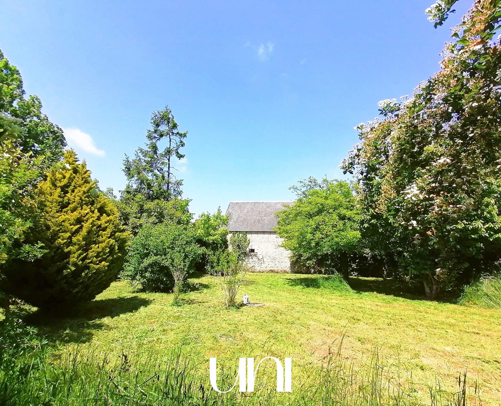 Terrain constructible viabilisé proche hyper centre de BAYEUX