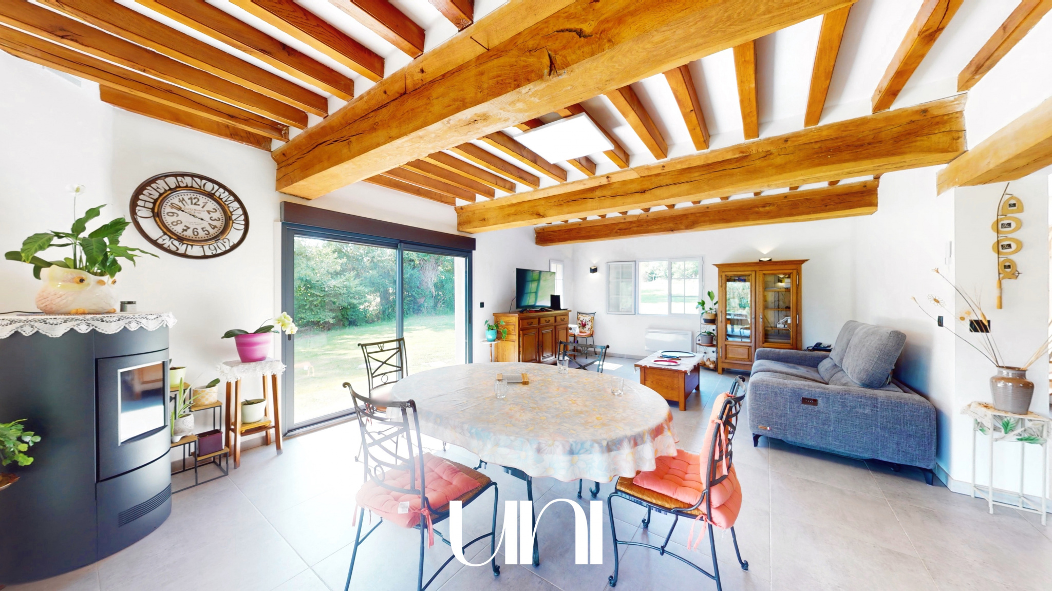 Maison T5 pièces de 135m2 dans un environnement bucolique avec un étang