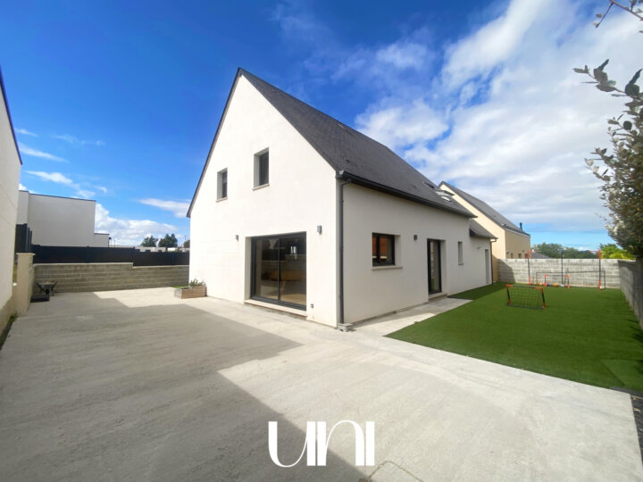 Maison T5 de 133 m2 sur terrain de 383m2