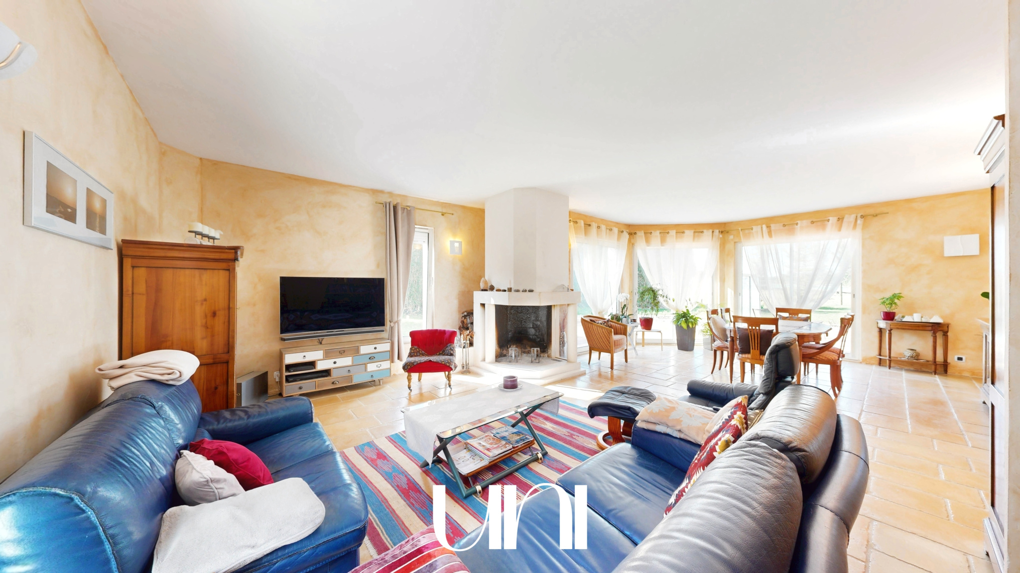 Magnifique maison T8 de 347m2 sur un terrain de 5 690m2 avec acquisition possible d'un terrain de 1.2 ha !