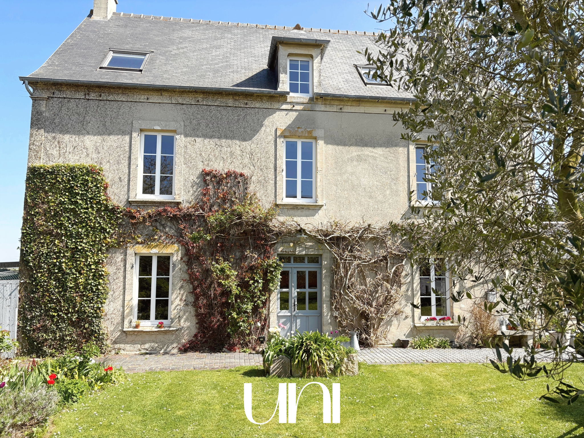 Magnifique Maison familiale T7 + dépendances