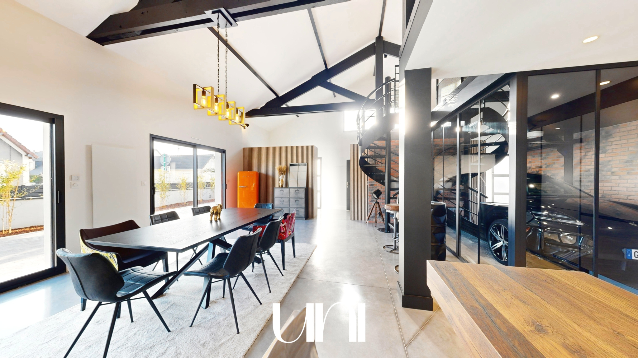 Loft T4 de 149 m2 sur terrain de 372 m2 - MONDEVILLE